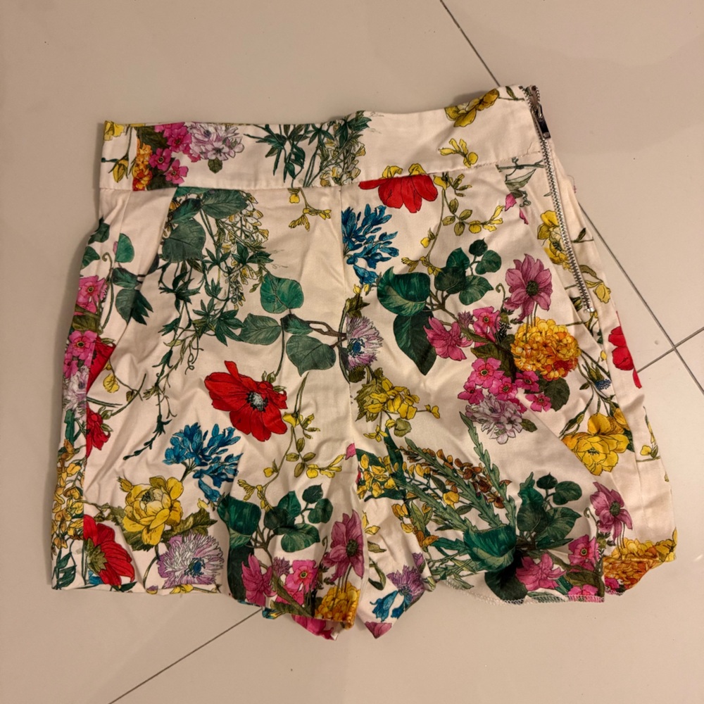 Zara White Floral Shorts with Red Green and Yellow Accents - Picture 2 of 3